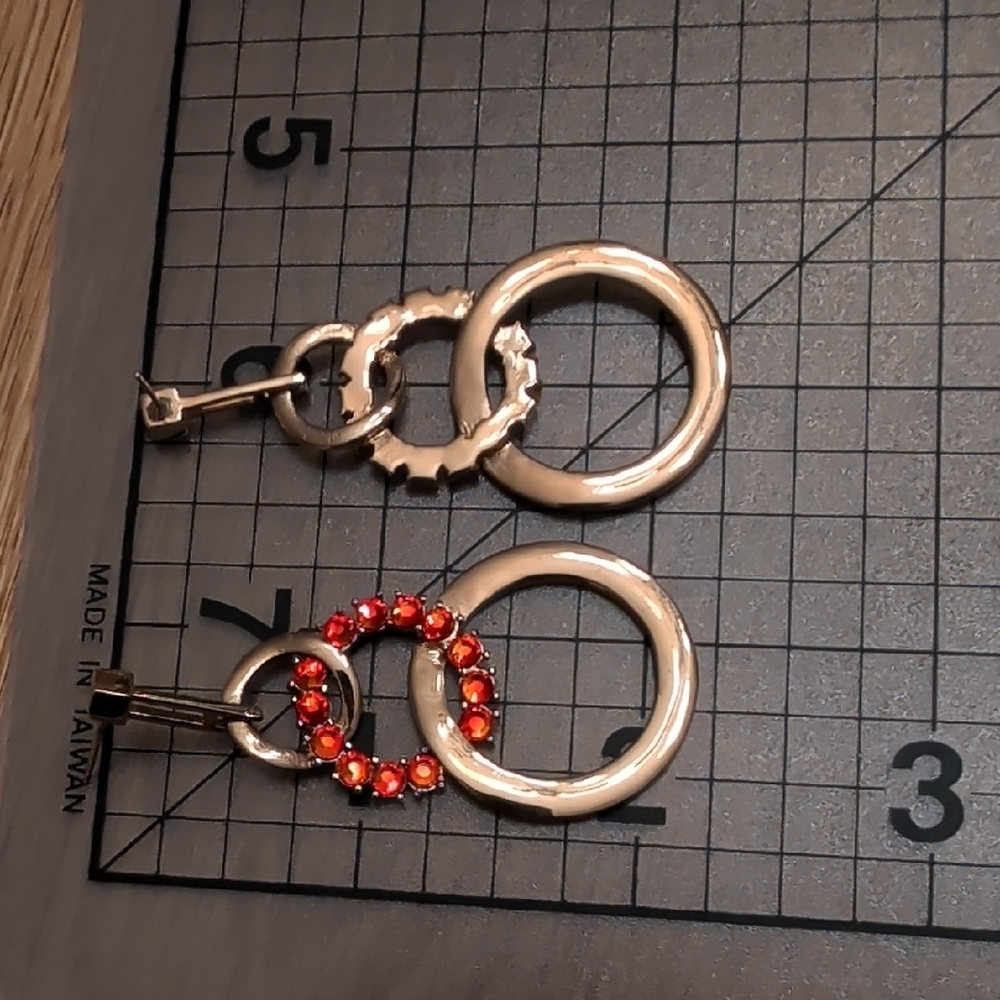 14k Posts Butler Gold Tone Dangle Earrings - Picture 3 of 4